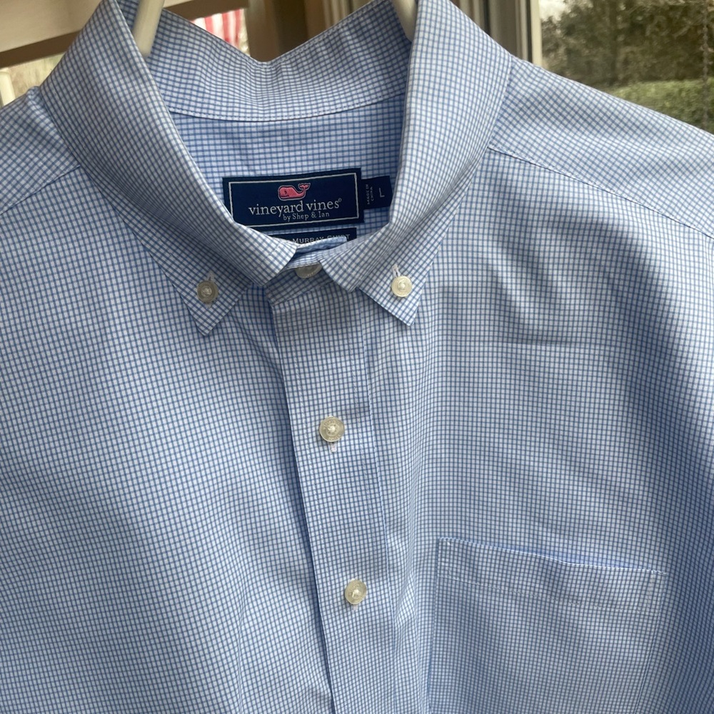 Beautiful executive dress shirt by Vineyard Vines
